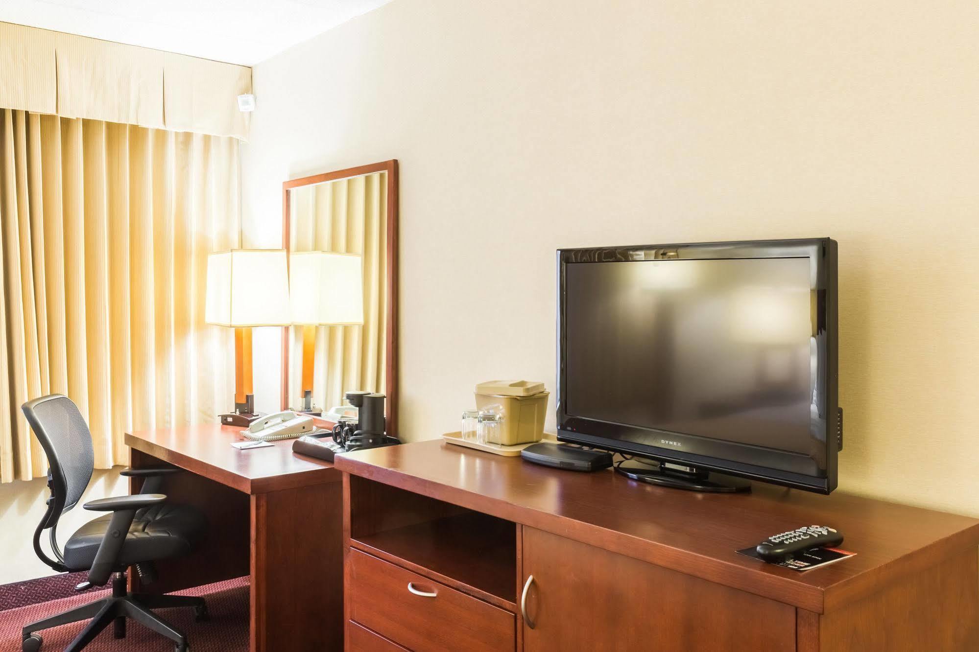 แคลเรียน โฮเทล ซอเมอร์เซ็ต - นิว บรันสวิก Hotel ซอมเมอร์เซ็ท ภายนอก รูปภาพ